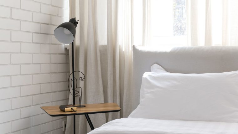 Bruit blanc, rose ou brun : que valent-ils vraiment pour s&rsquo;endormir ?
