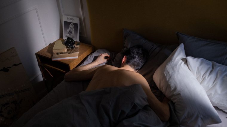 Étirements et yoga du soir : relâcher le corps avant la nuit