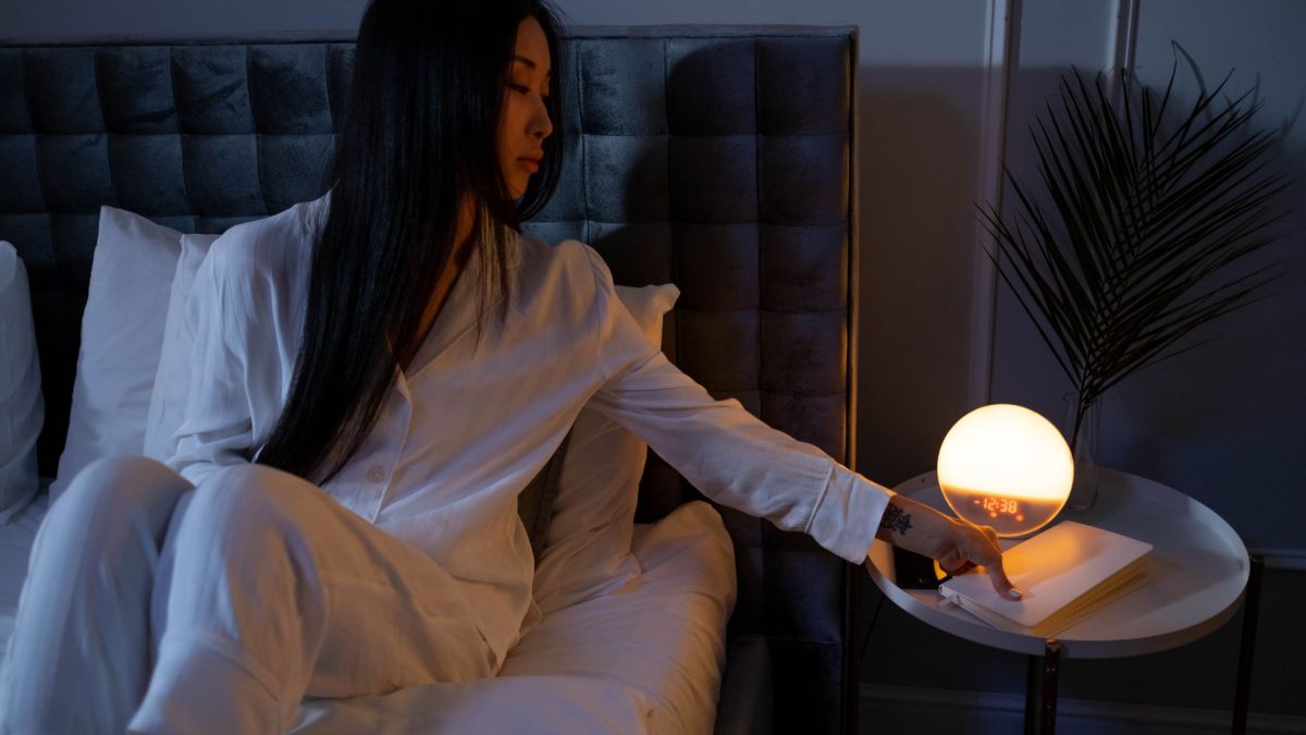 Sommeil et poids : le lien entre nuits courtes et kilos en trop