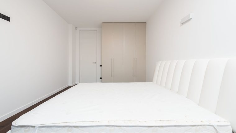 Le surmatelas : à quoi il sert vraiment, et pour qui